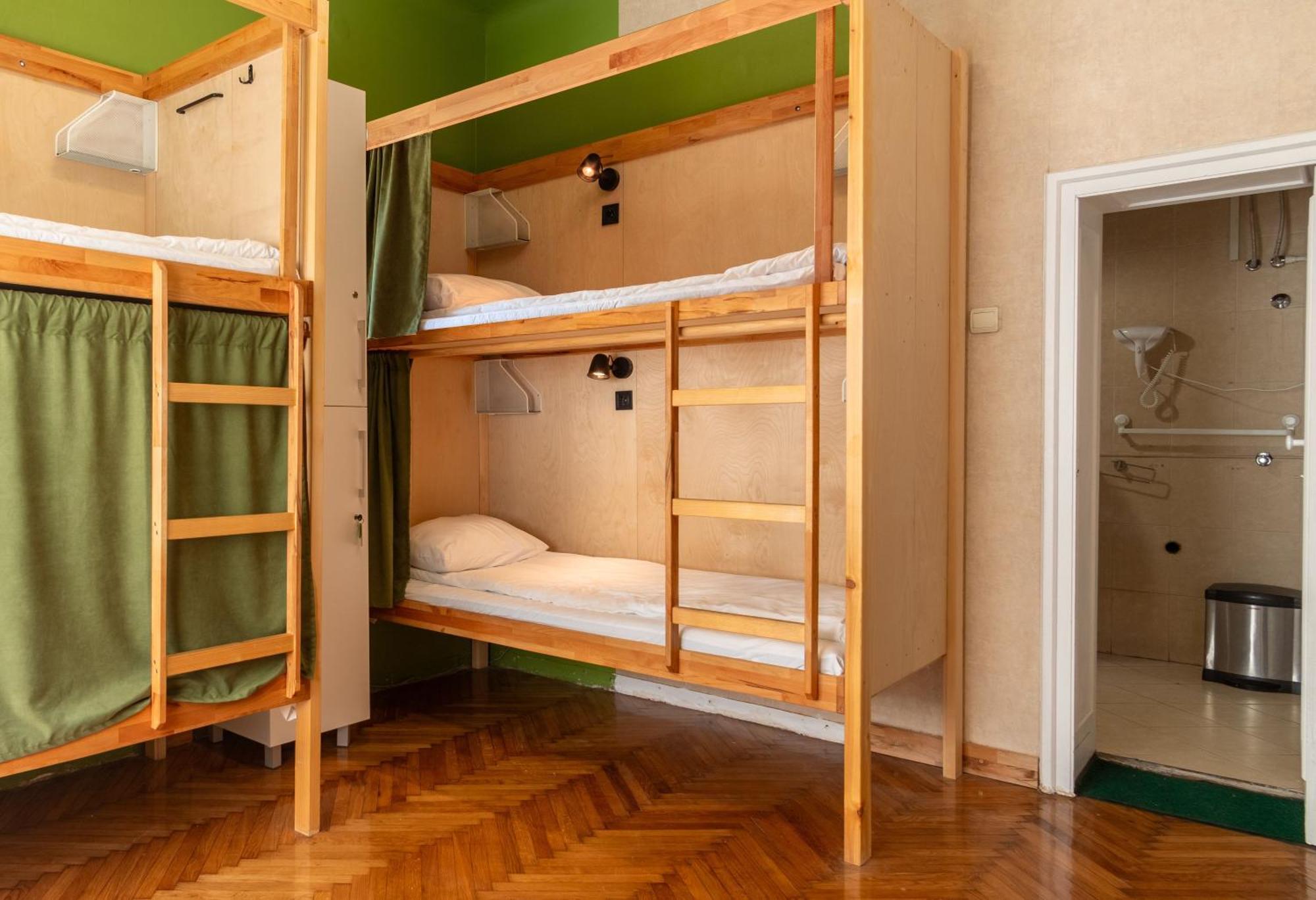 Cabbage Hostel Белград Екстериор снимка