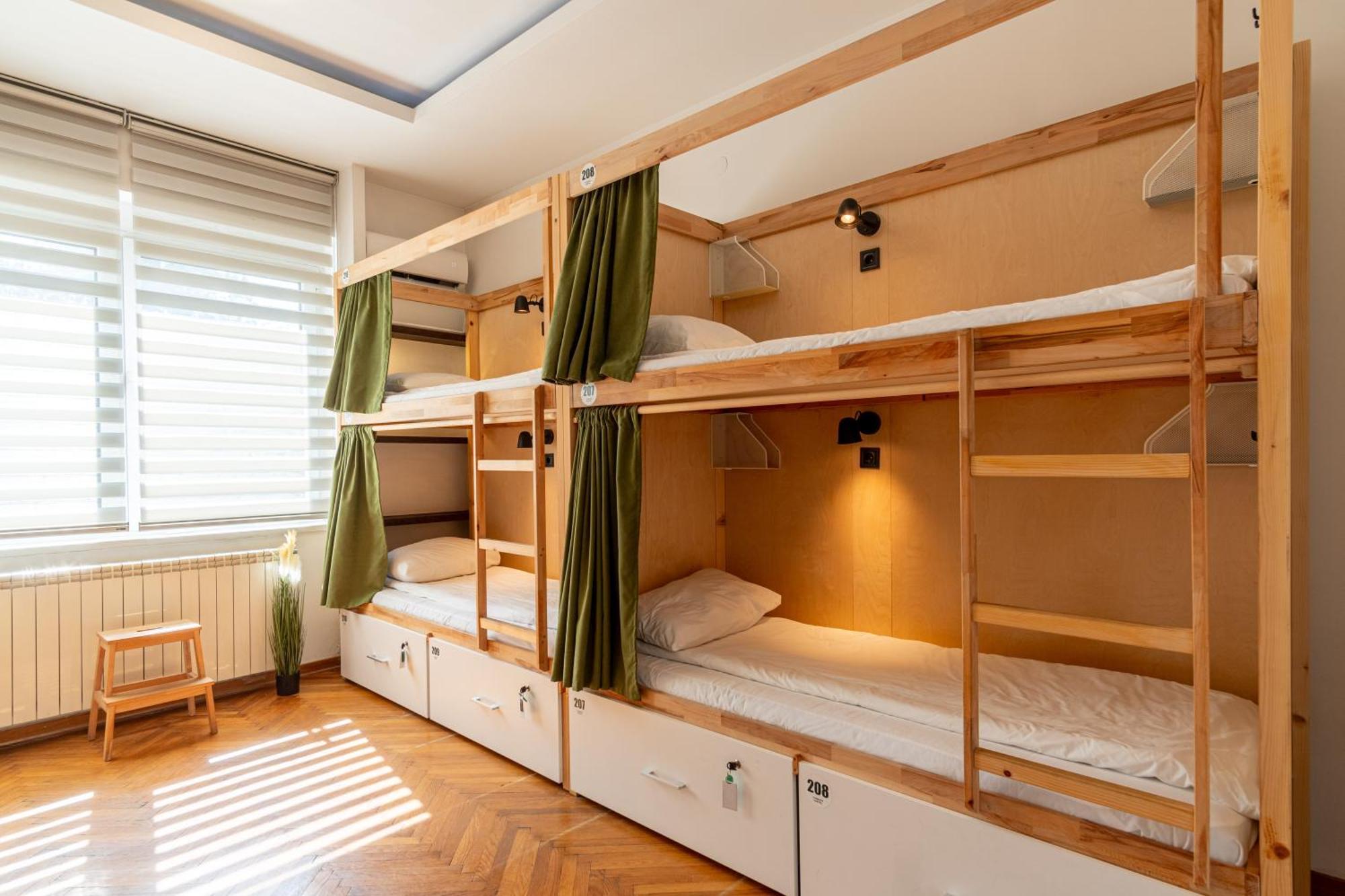 Cabbage Hostel Белград Екстериор снимка
