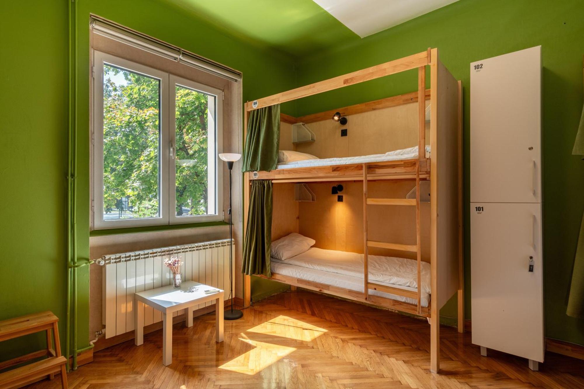 Cabbage Hostel Белград Екстериор снимка