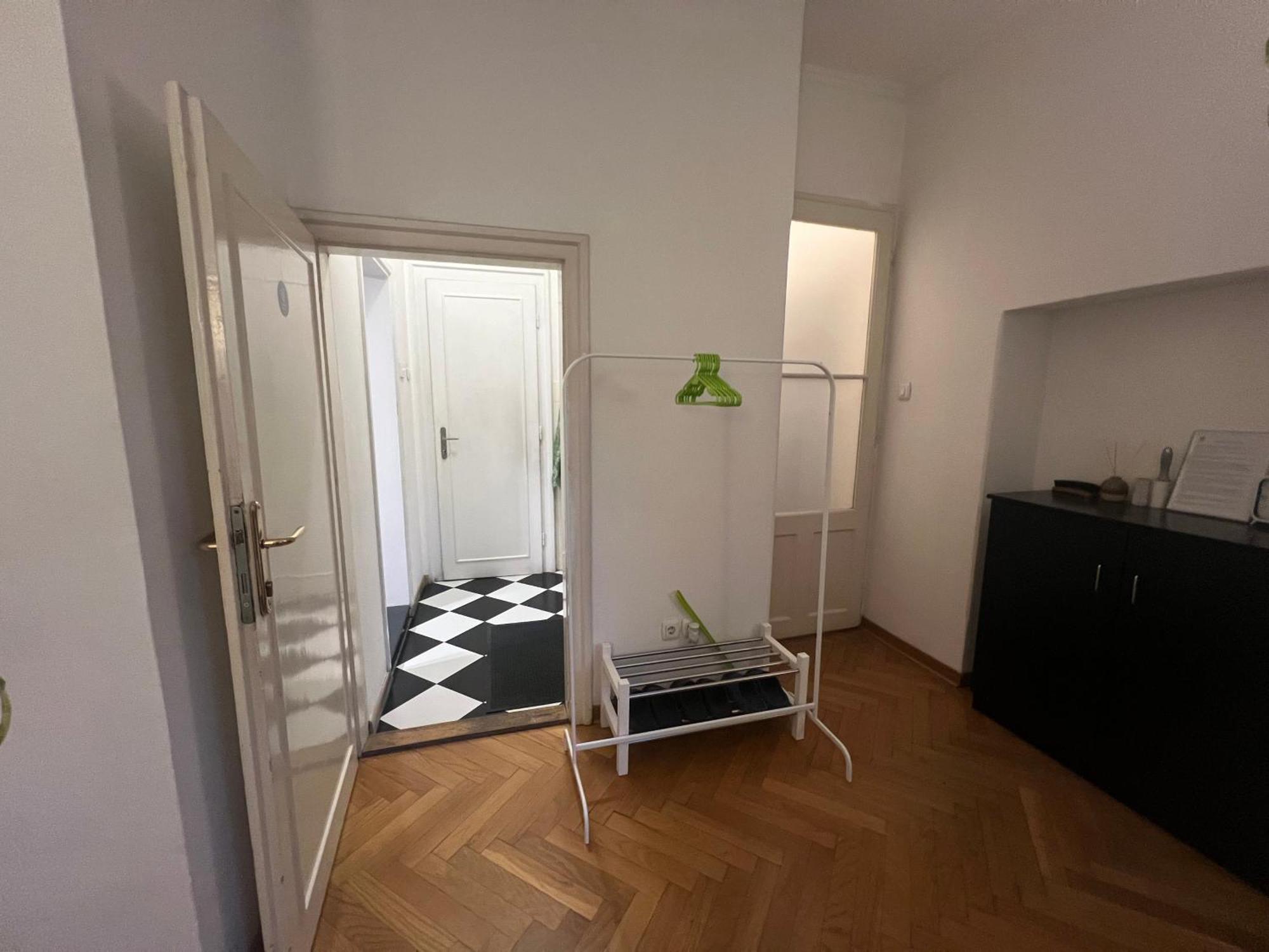 Cabbage Hostel Белград Екстериор снимка