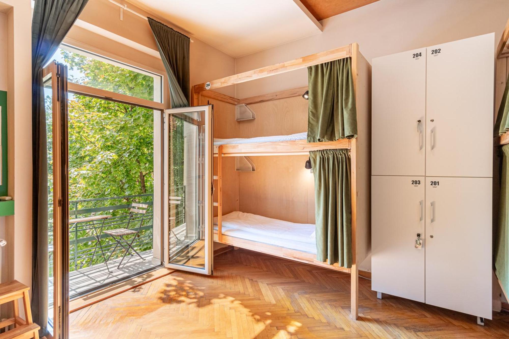 Cabbage Hostel Белград Екстериор снимка