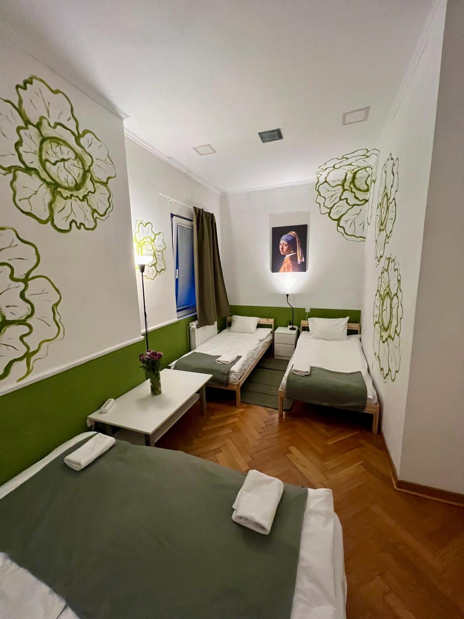 Cabbage Hostel Белград Екстериор снимка