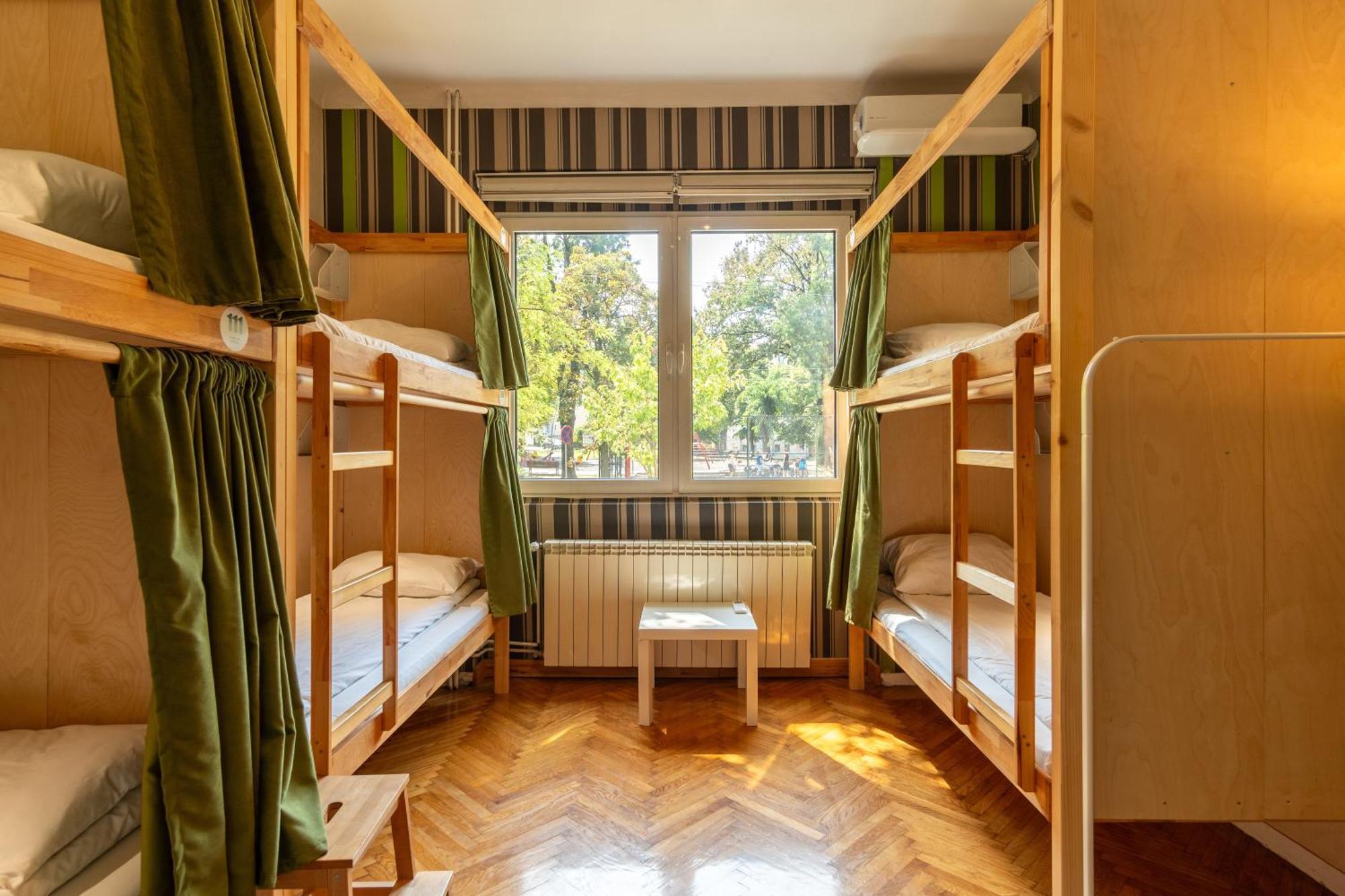 Cabbage Hostel Белград Екстериор снимка