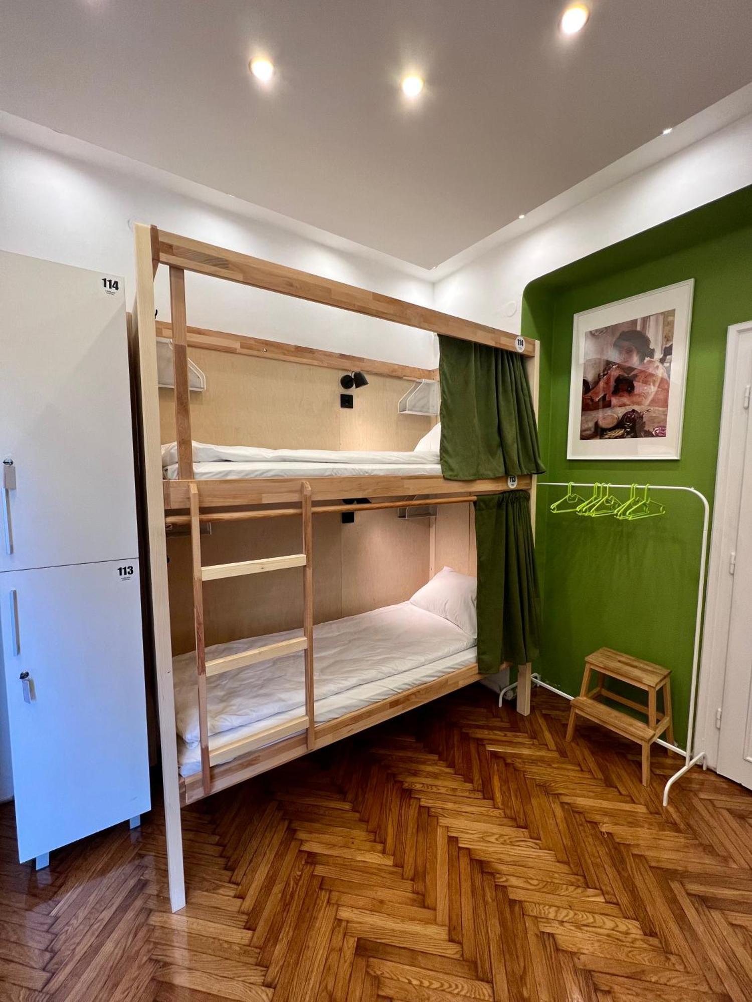 Cabbage Hostel Белград Екстериор снимка