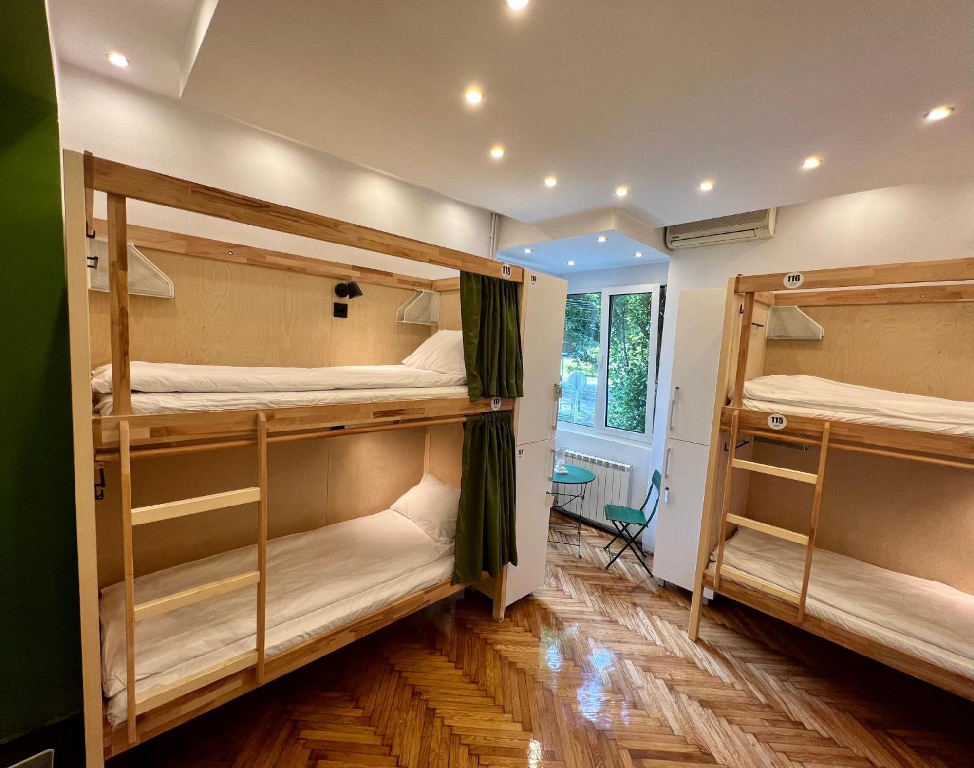 Cabbage Hostel Белград Екстериор снимка