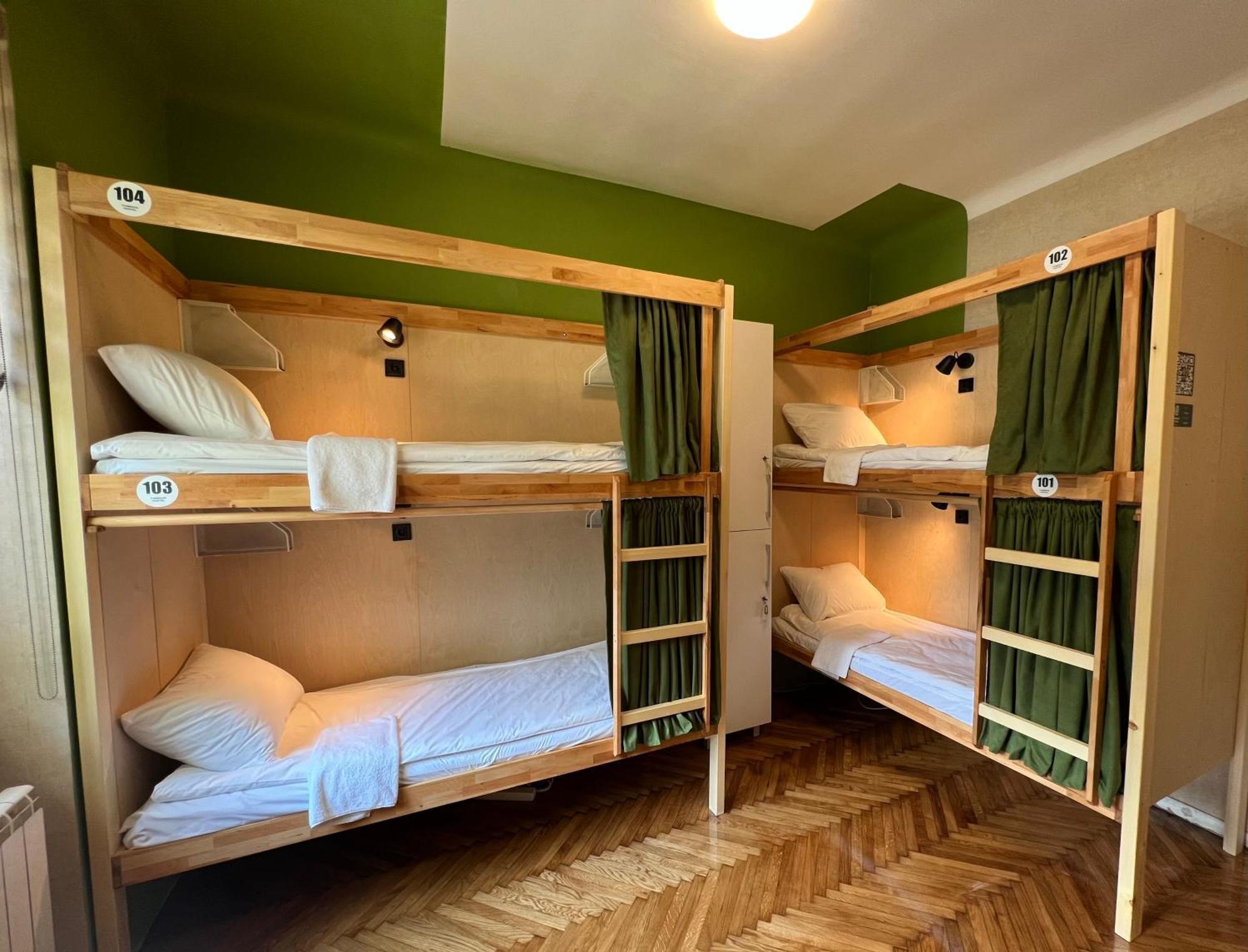 Cabbage Hostel Белград Екстериор снимка