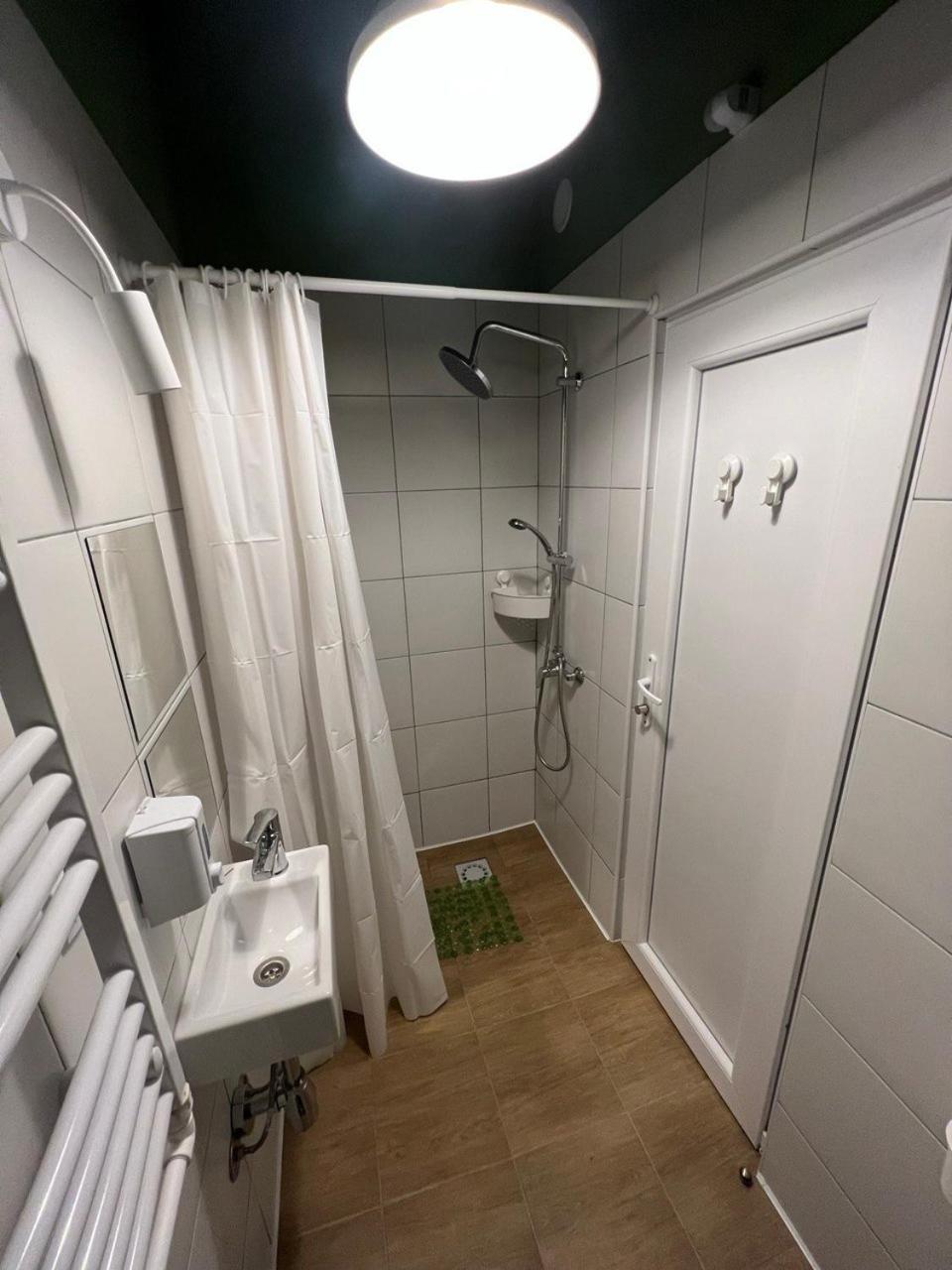 Cabbage Hostel Белград Екстериор снимка