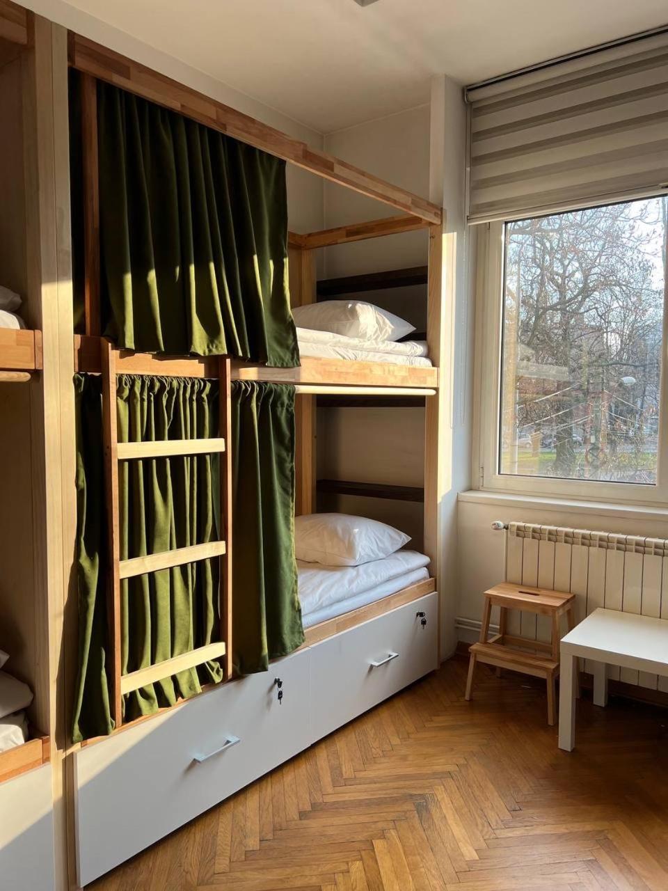 Cabbage Hostel Белград Екстериор снимка