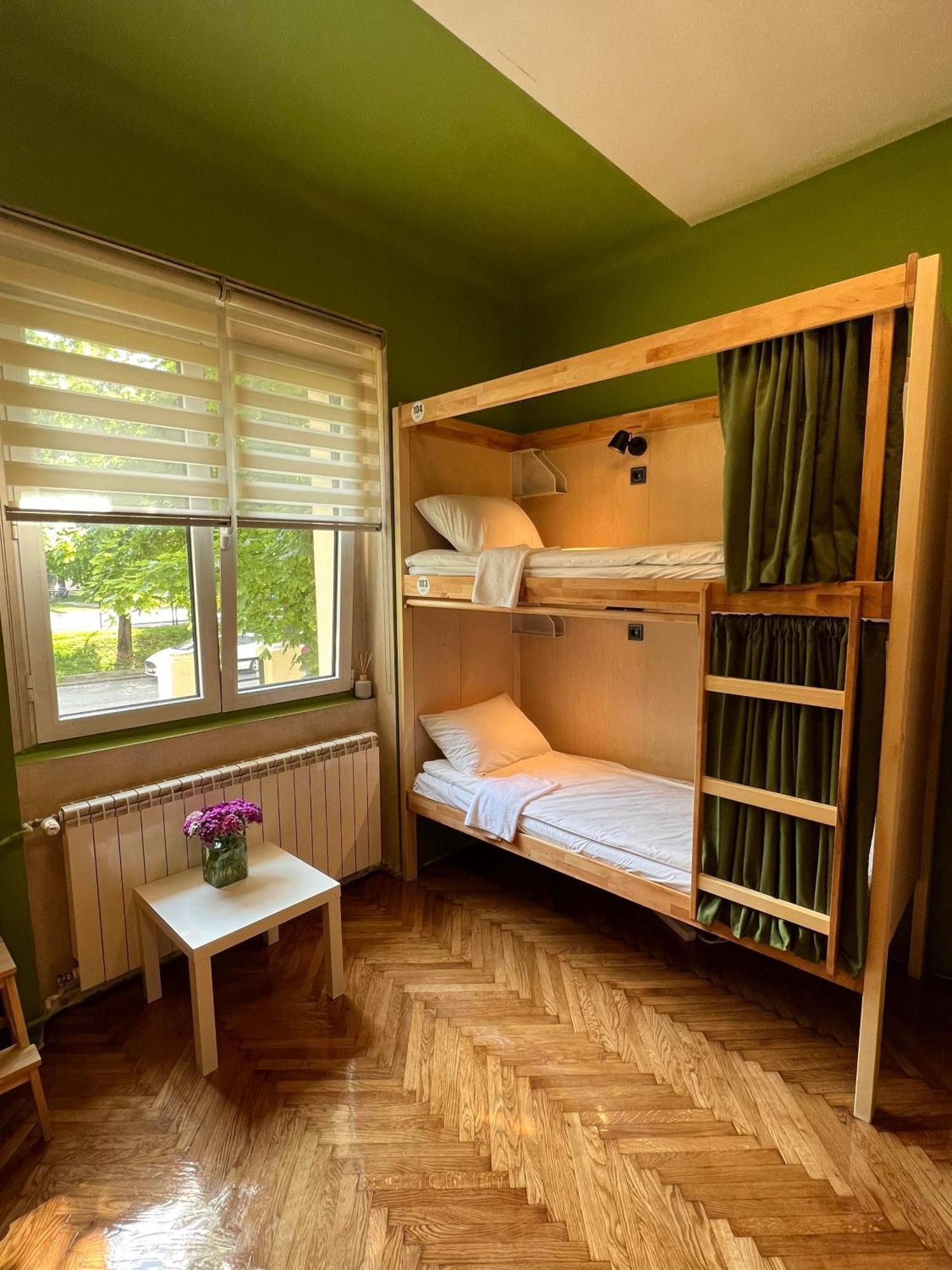 Cabbage Hostel Белград Екстериор снимка