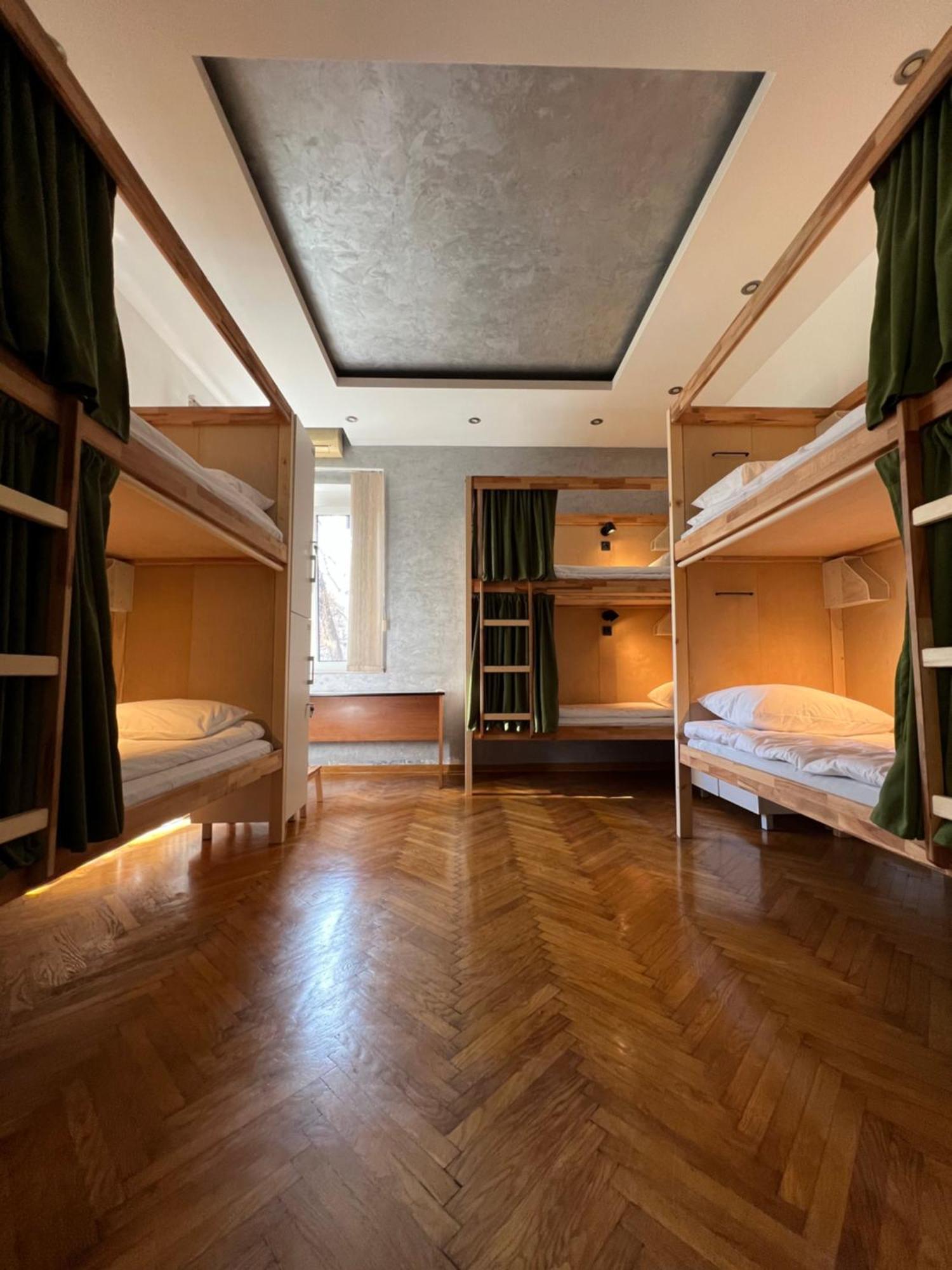 Cabbage Hostel Белград Екстериор снимка